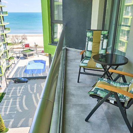 Moonstar Apartment - Spa N Pools Beach Resort Mamaia Exterior photo
